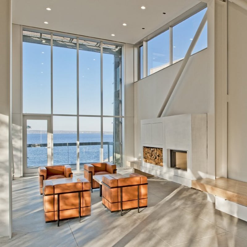Two Hulls House